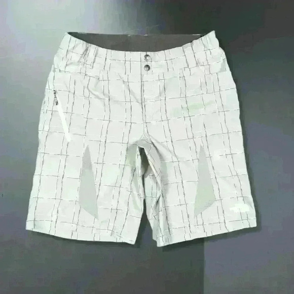 NWOT NORTH FACE SHORTS - Picture 1 of 3